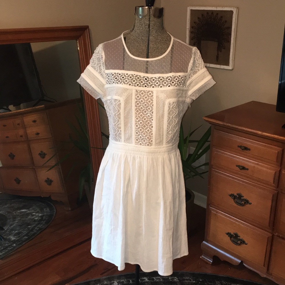 Beautiful White/ivory Detailed Classy Dress